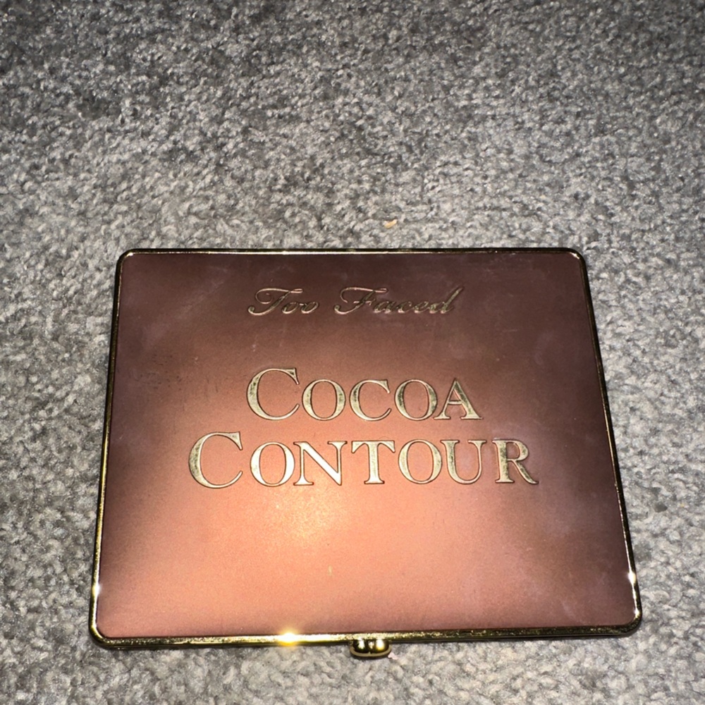 Too Faced Cocoa Contour Kit in Rich Brown and Gold